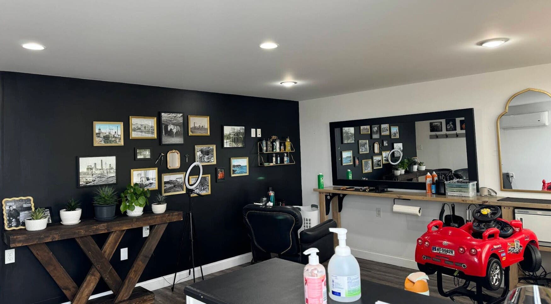 Photo from Coal Town Barbershop's website