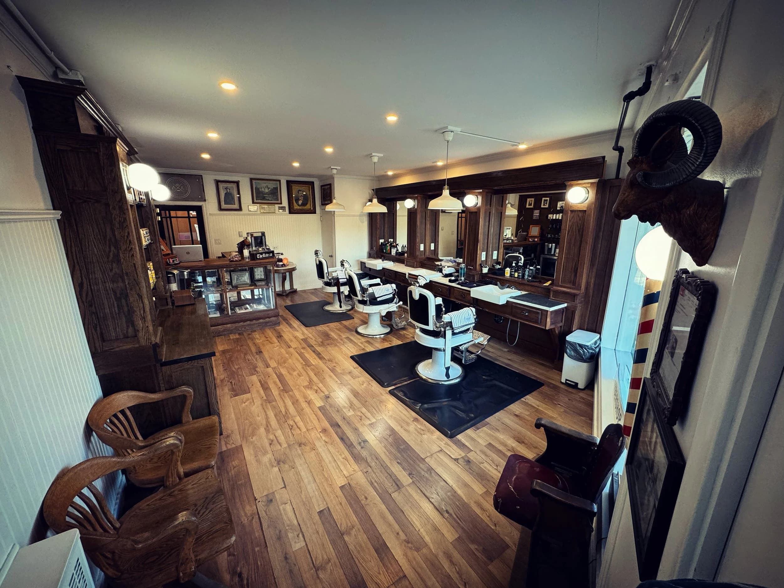 Photo from The Rite Barbershop's website