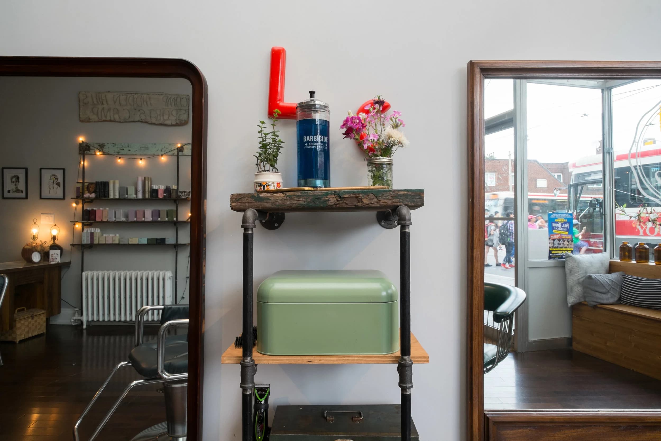 Photo from Common People Salon's website