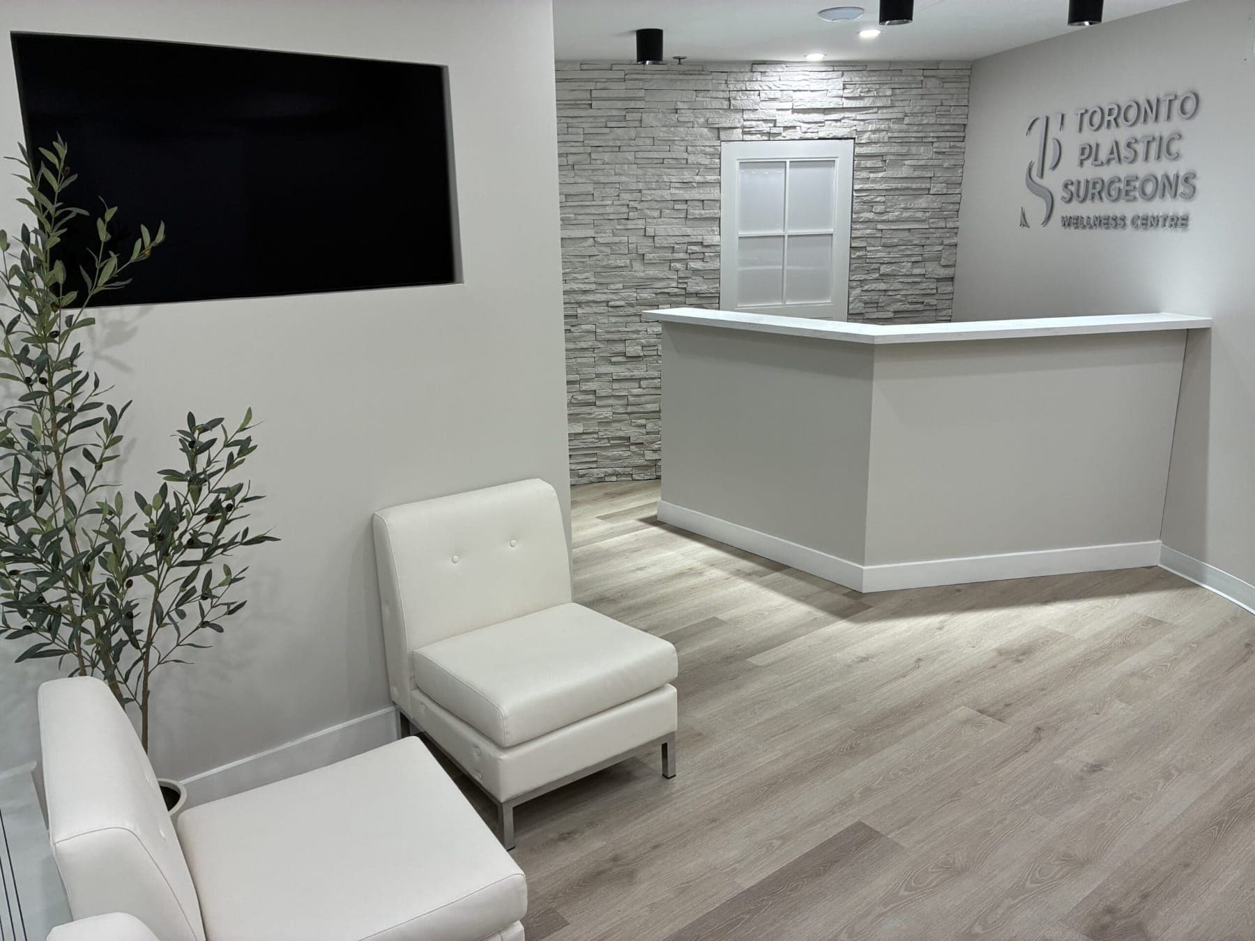Photo from Toronto Plastic Surgeons Wellness Centre's website