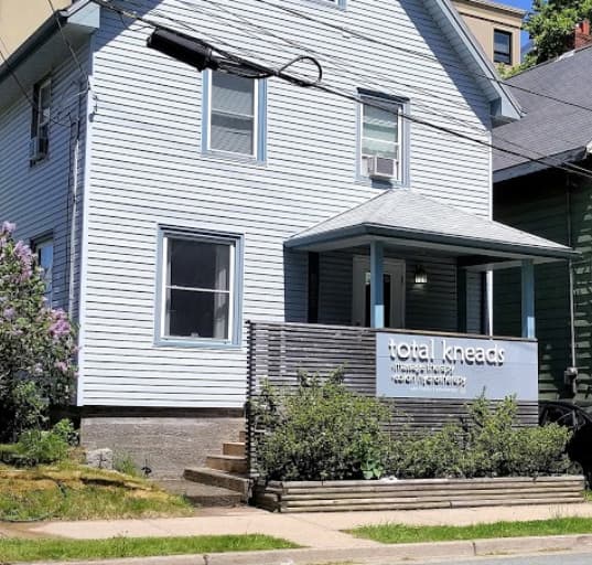 Total Kneads Massage Therapy gallery image 2