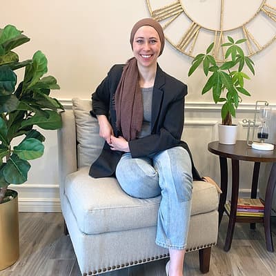 Dr. Victoria Bourne