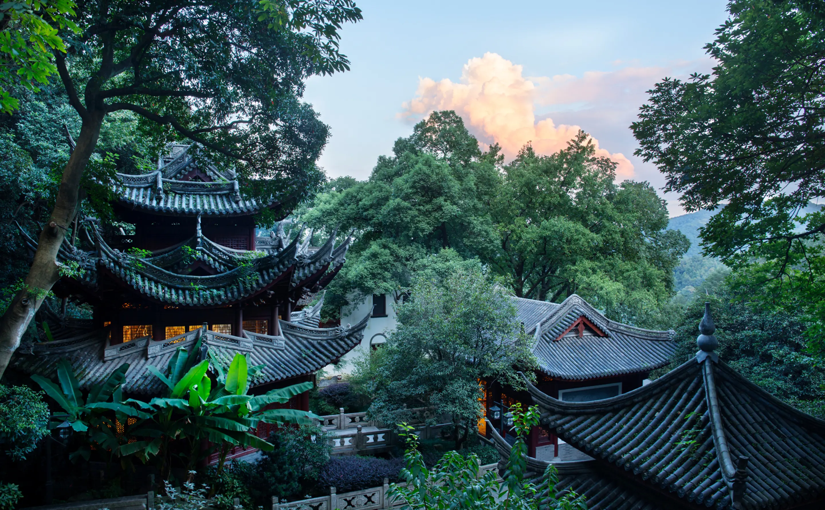 Lingyin Buddhist Temple