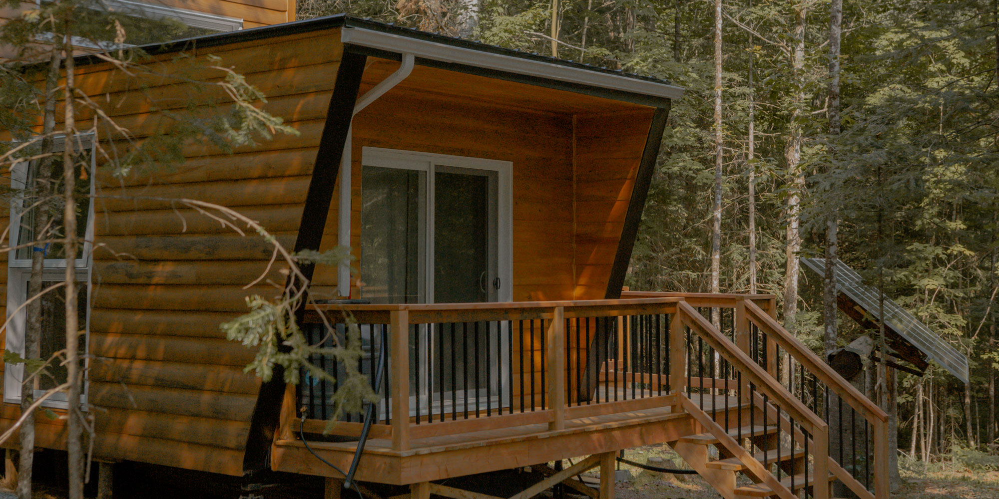 Hébergement Aux Cinq Sens — Indigenous Eco-Lodge