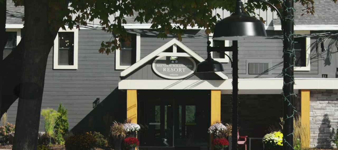 Bayview Wildwood Resort — Lakeside Resort