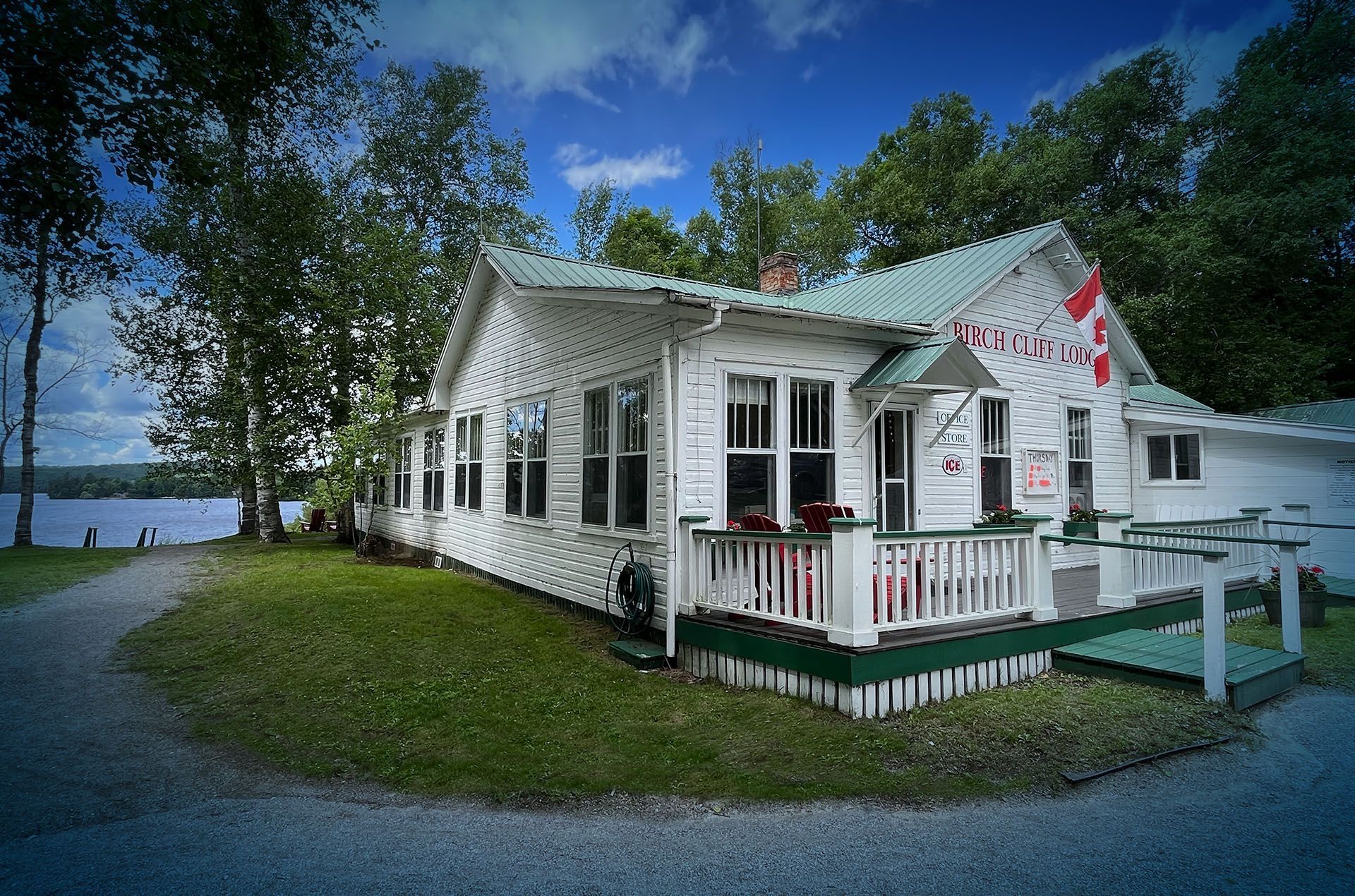 Birch Cliff Lodge