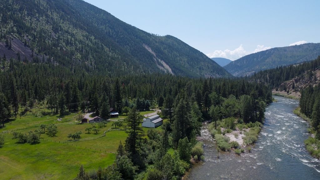 Arrive at Blackfoot River House
