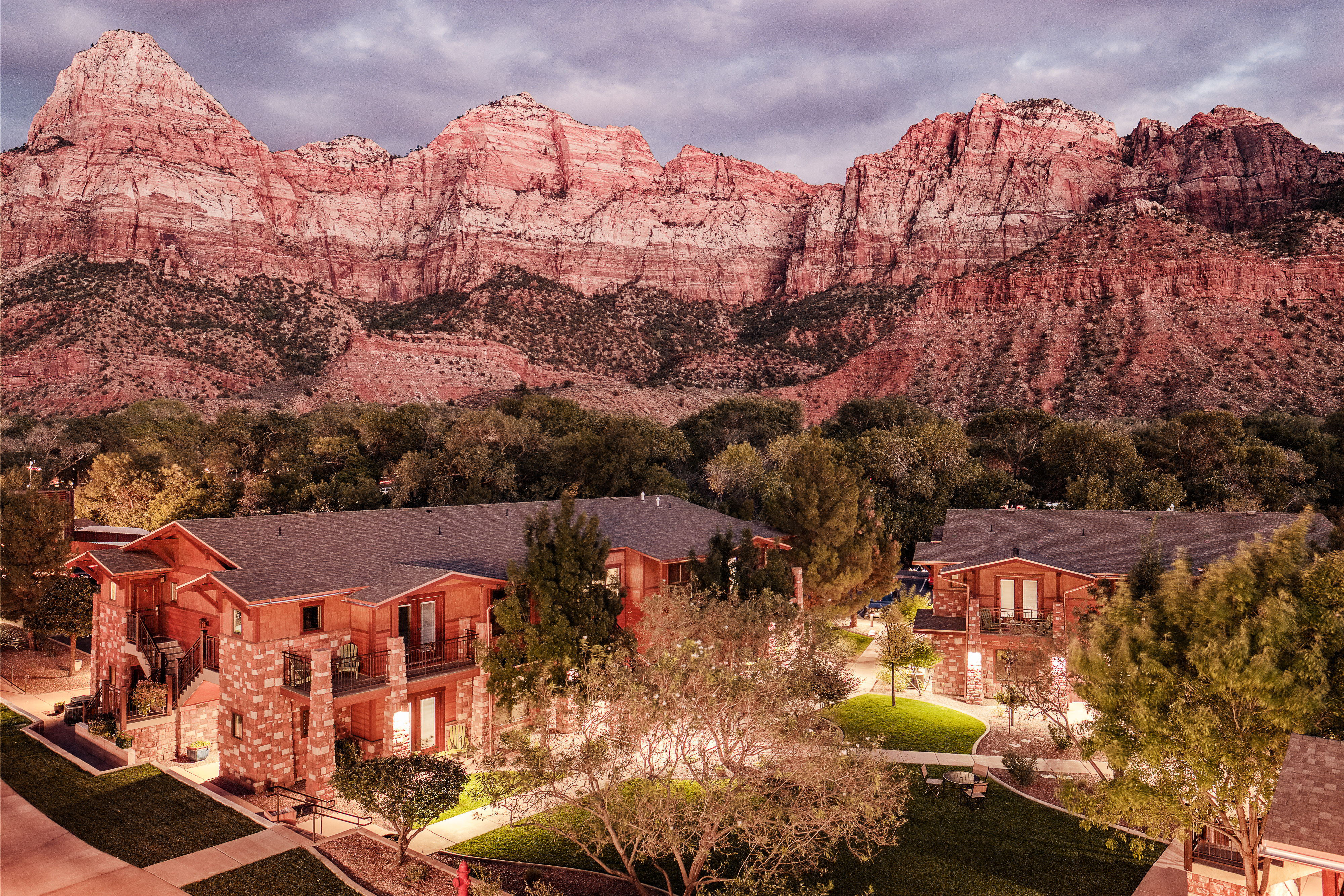 Cable Mountain Lodge