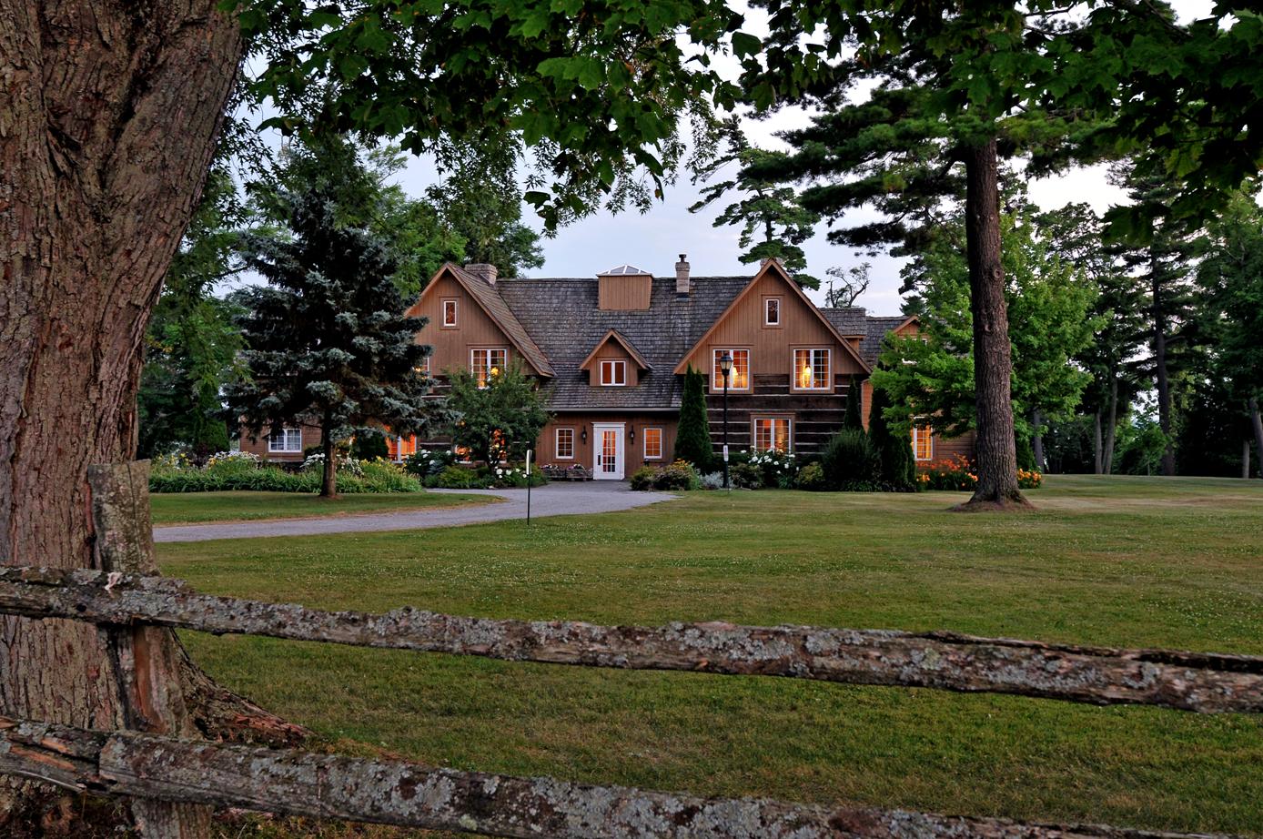 Settle into Historic estate-style rooms and resort accommodation - confirm current mix on the website