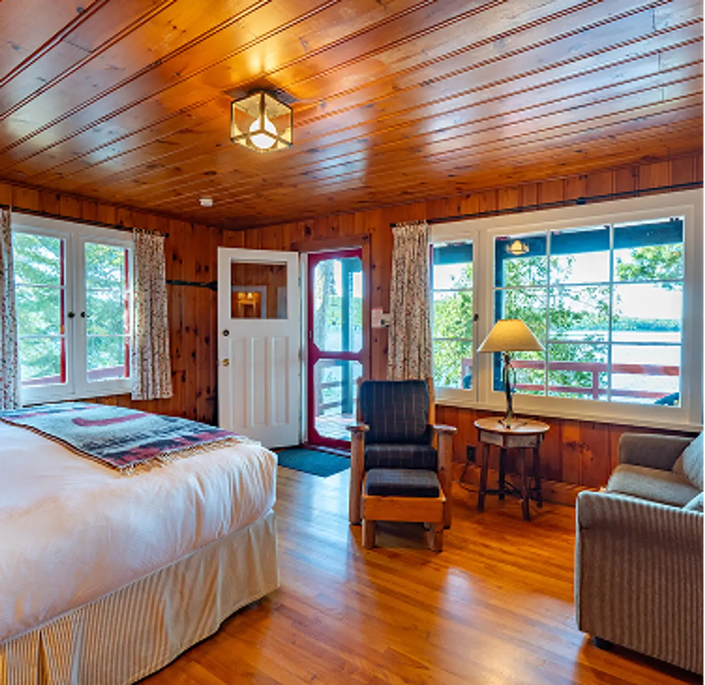 Slow down with personal canoe with each cabin