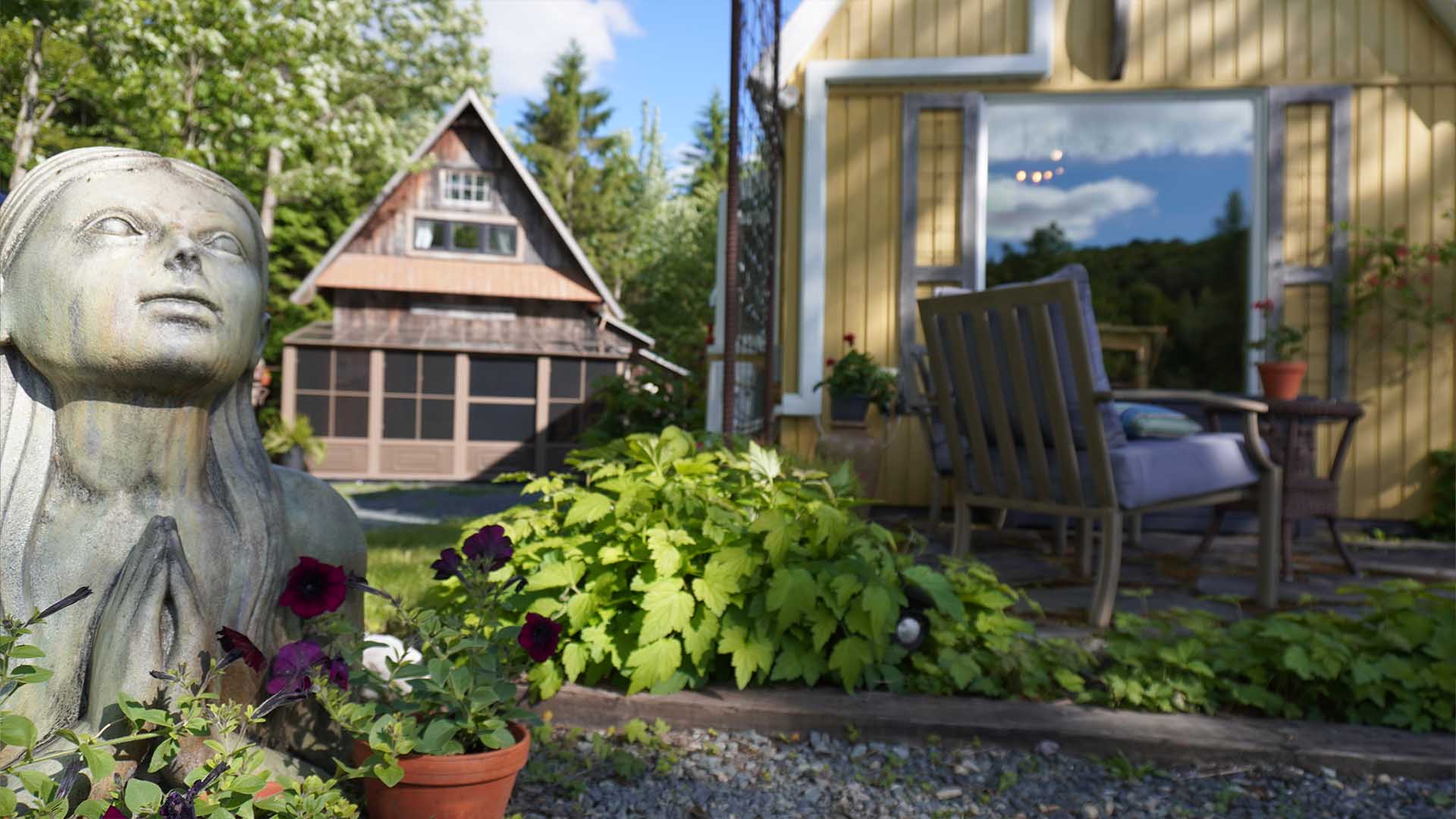 La Dame du Lac — Lakefront Sauna Cottage