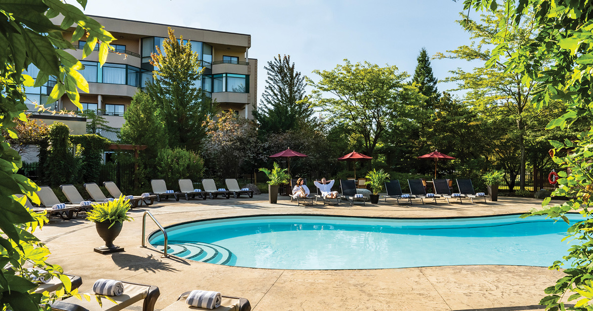 The Lakehouse Collingwood — Boutique Waterfront Retreat