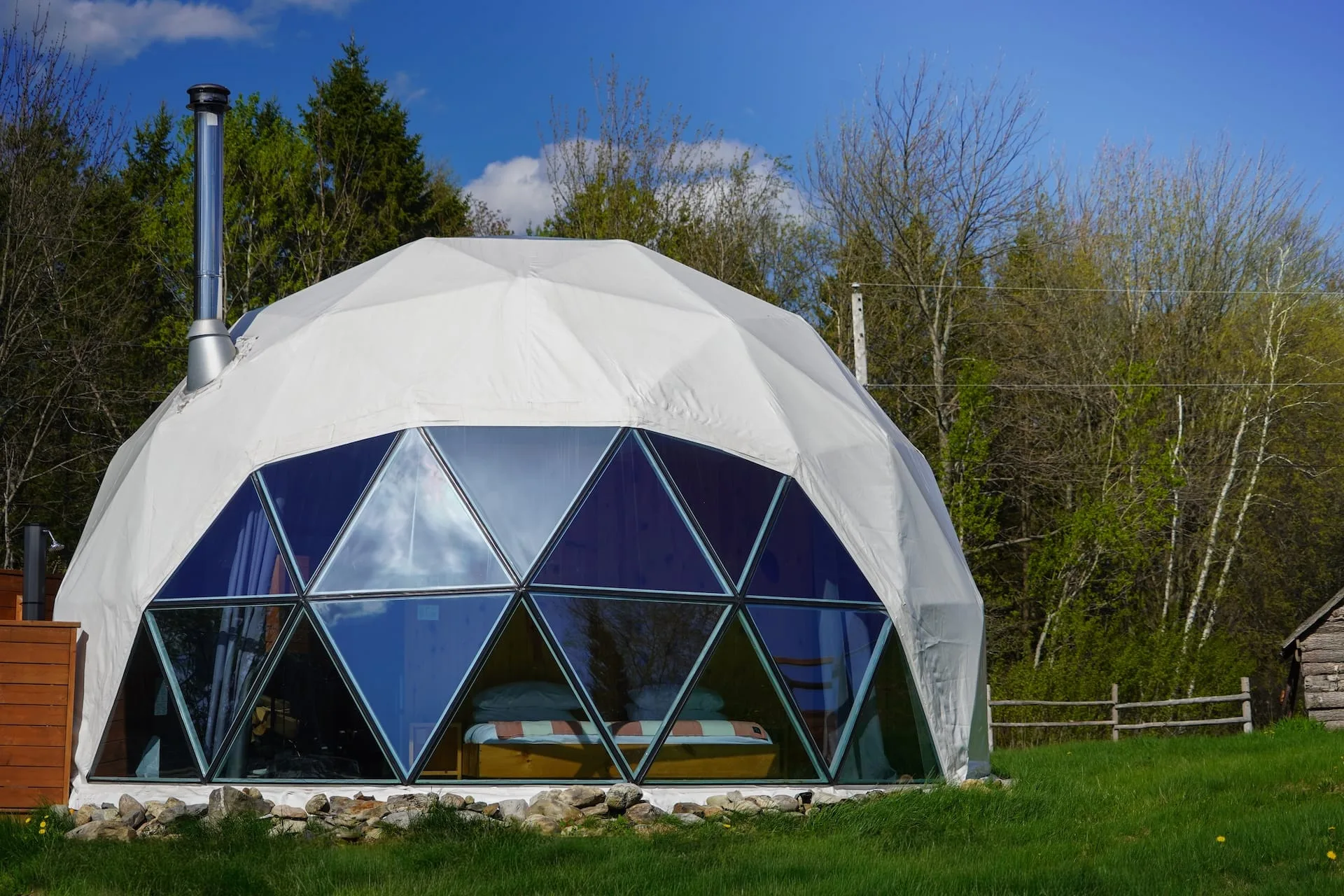 Mi-clos — Dome Spa Retreat