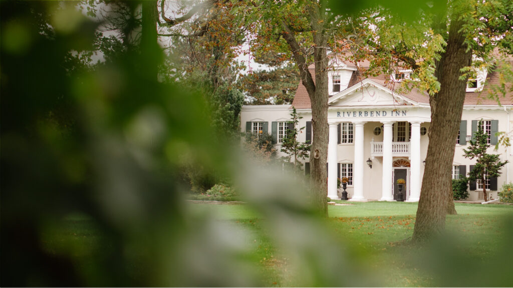 Riverbend Inn & Vineyard