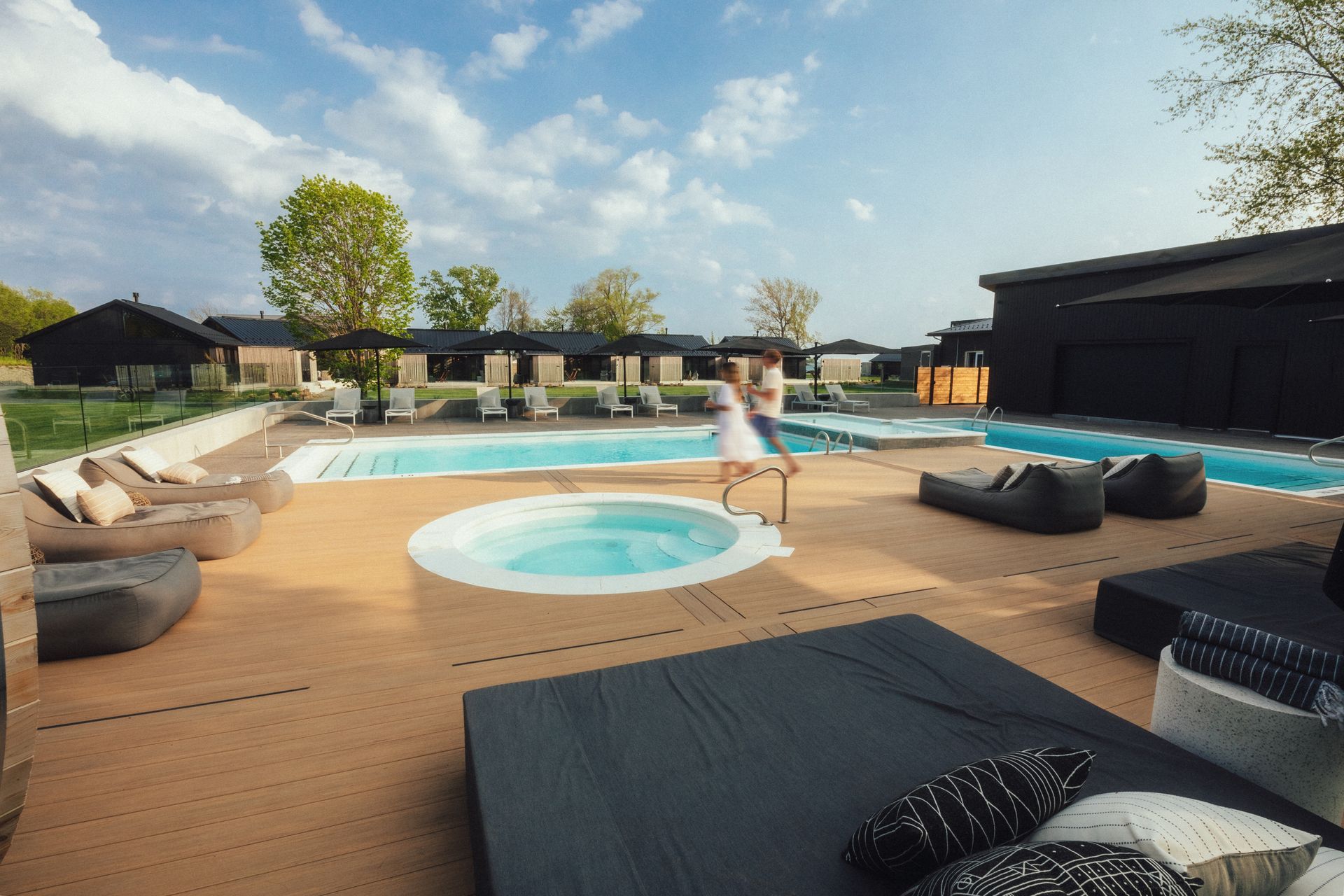 Use lakefront resort setting